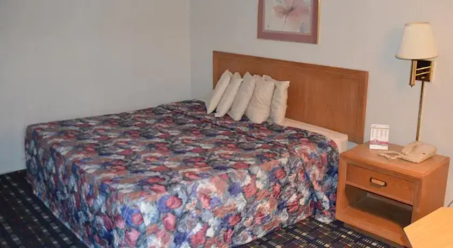Colonial Inn