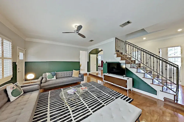 1111eriv 4 Bedroom Home