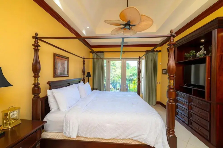 Bella Vista 8B 3 Bedr 3 1 2 Bath