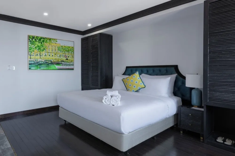 Standard Double room with city view