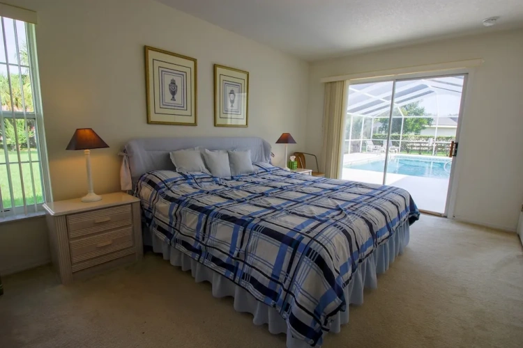 2 Bedrooms Villa