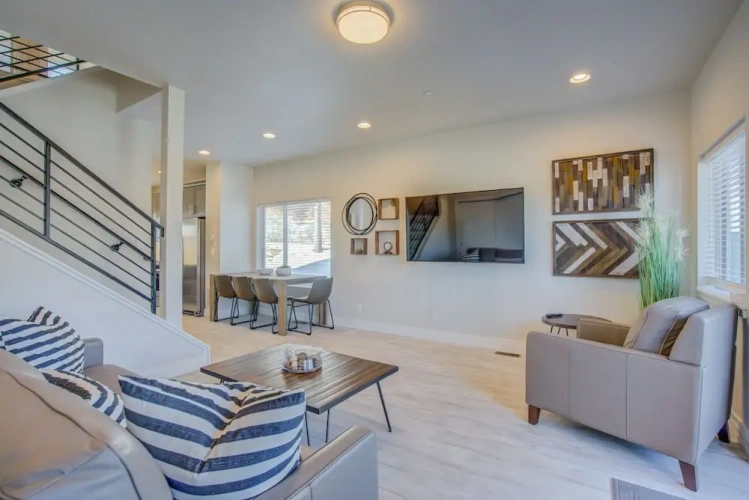 4 Bedrooms Villa with balcony