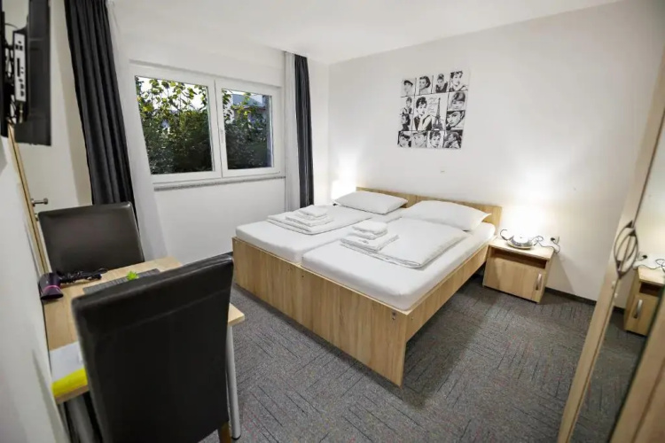 Hostel Mali Pariz