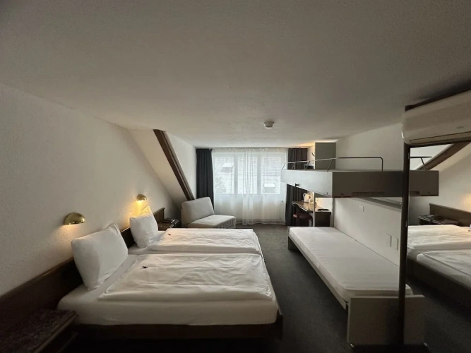 Standard Quintuple room