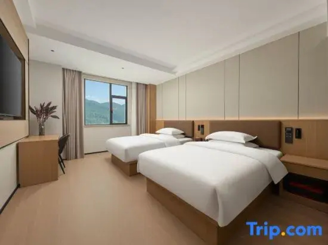 Yarvard Holiday Hotel