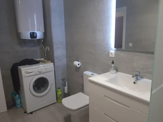 Cr191 second floor apartment