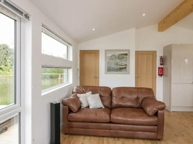 7 Meadow Retreat