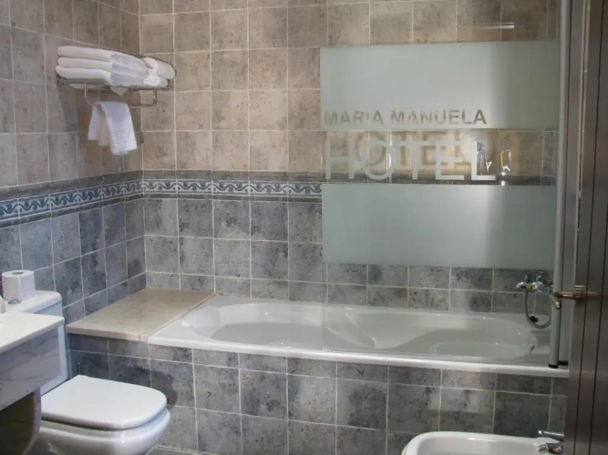 Standard Triple room