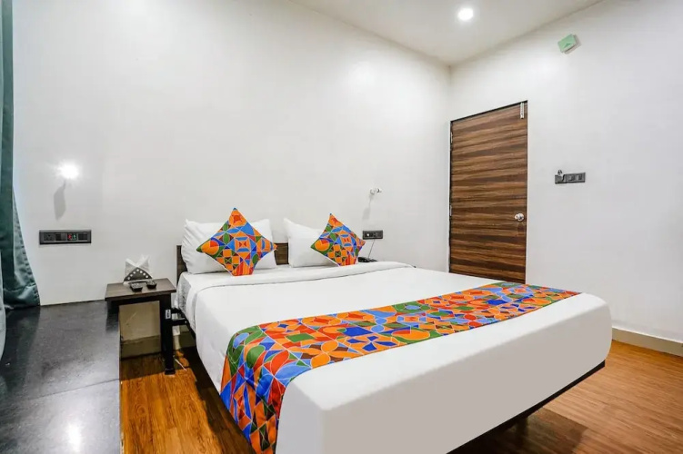 Fabhotel Lotus I