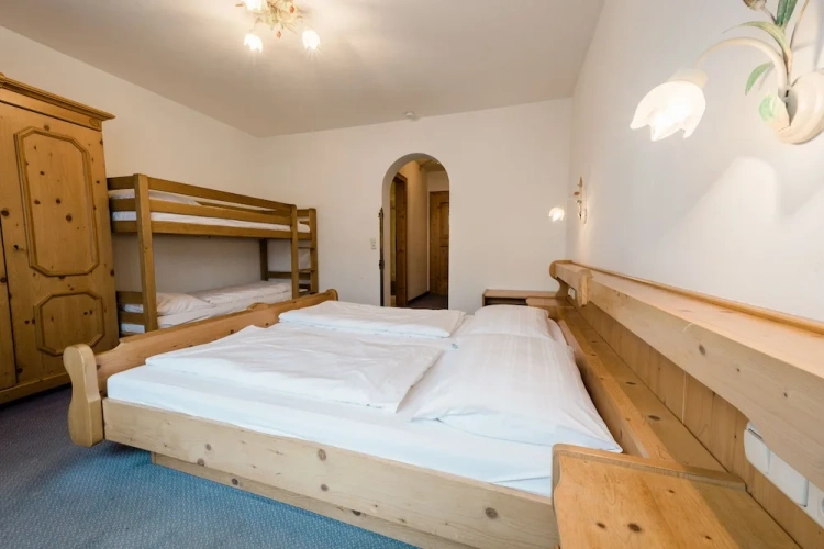 Economy Quadruple room