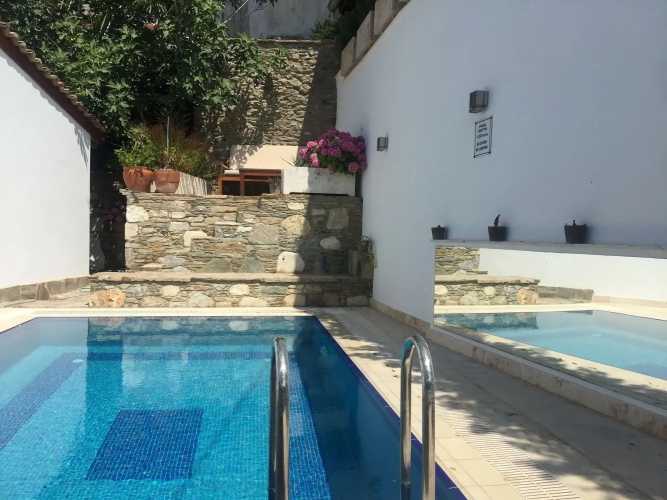 Ionia House