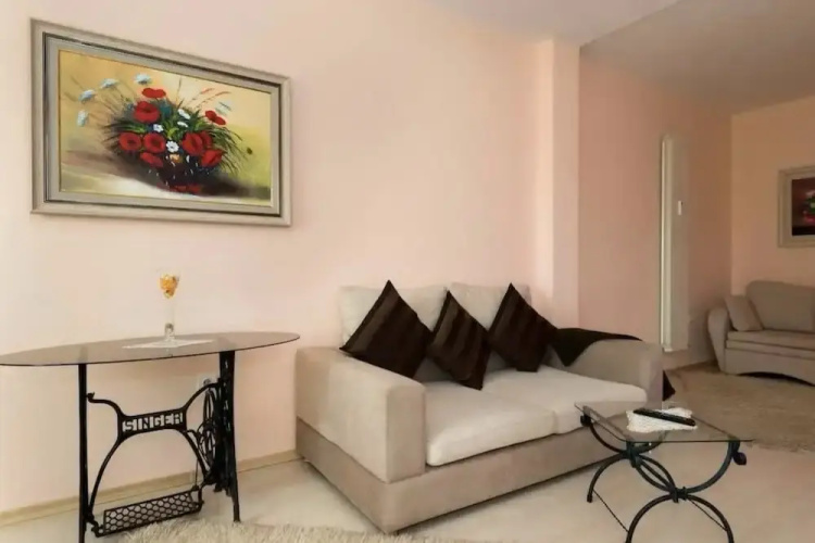 FM Deluxe 1-BDR Apartment with Balcony - Awesome Tub