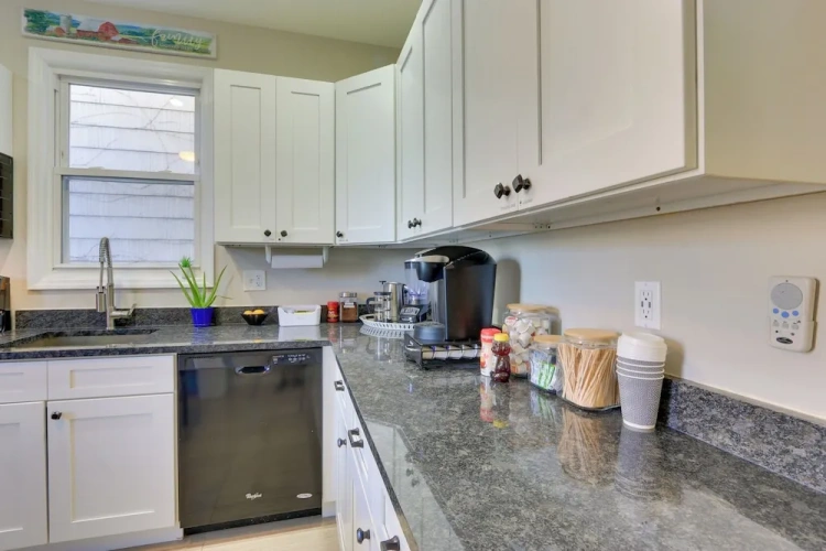 3 Bedrooms Apartment