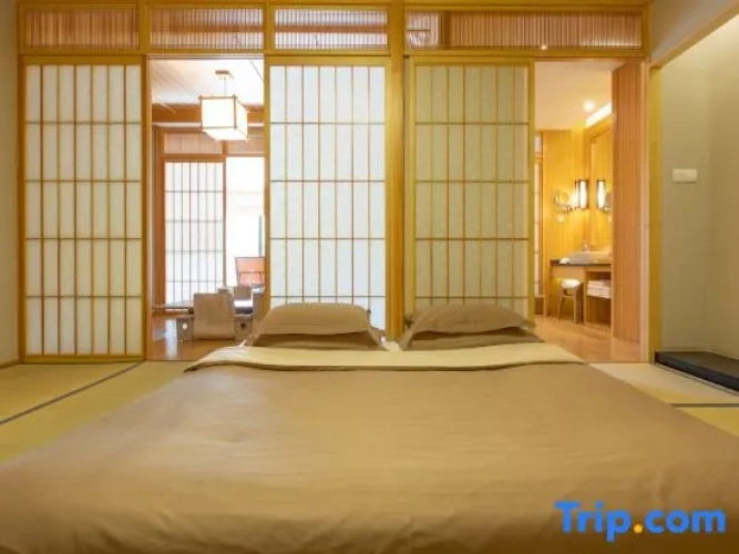 Quadruple Family Suite