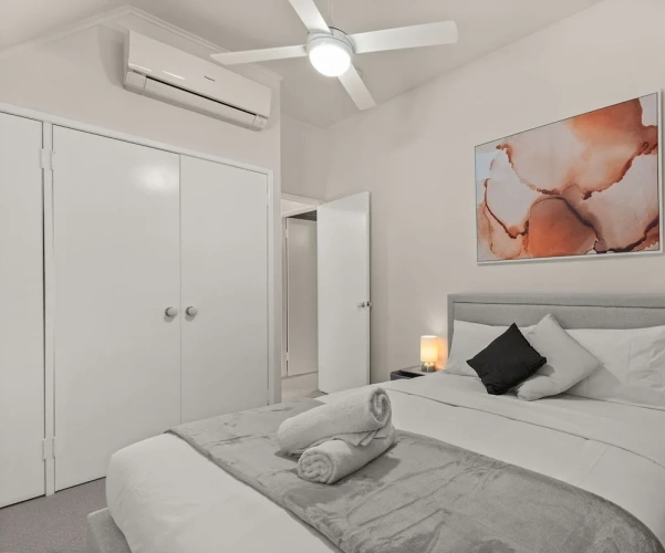 2 Bedrooms Cottage