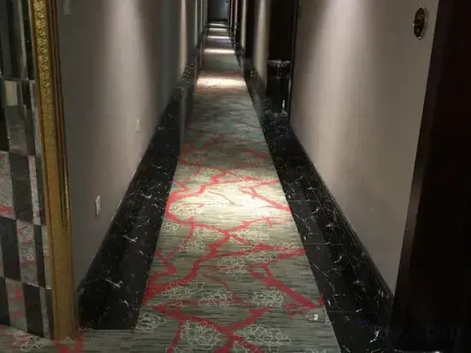 Super 8 Hotel Science Avenue Store
