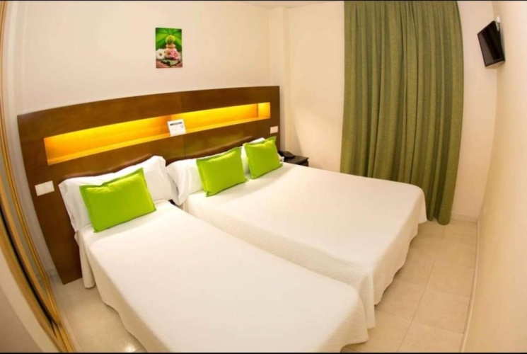Standard Triple room
