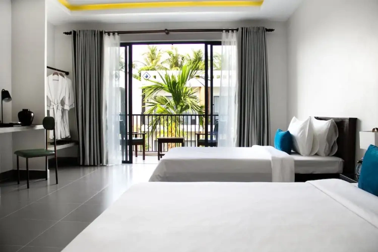 Triple Suite with balcony and with pool view