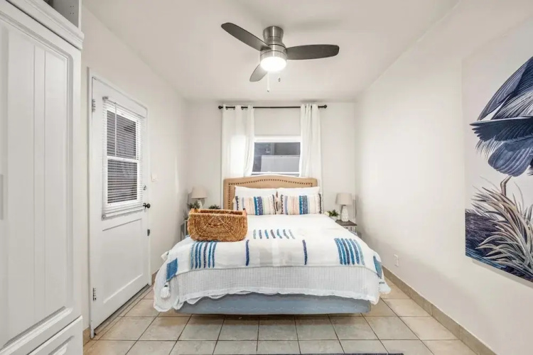 Beachside Apt With Laundry Steps to the Shore