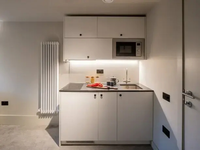 Stylish Studios SOUTHFIELDS STATION
