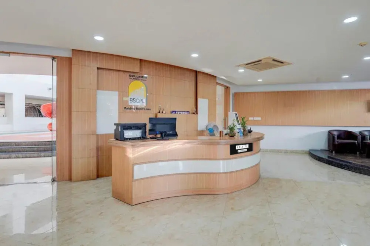 Poolside Retreat Near Sathyabama Chennai