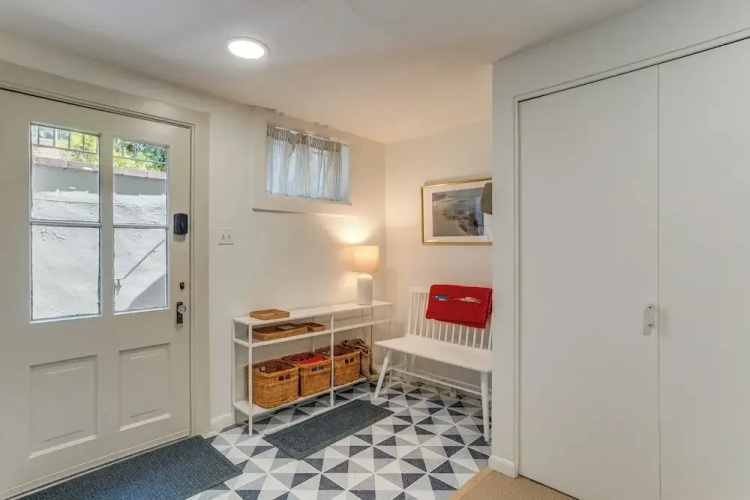 Walkable Apt w/ Off-street Parking in Cheesman!