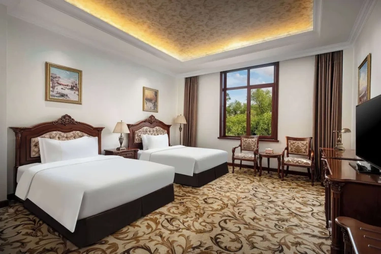 Standard Twin room with garden view
