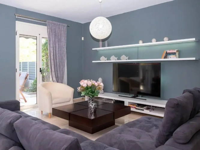 3 Bedrooms Cottage