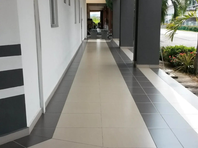 Five Hotel