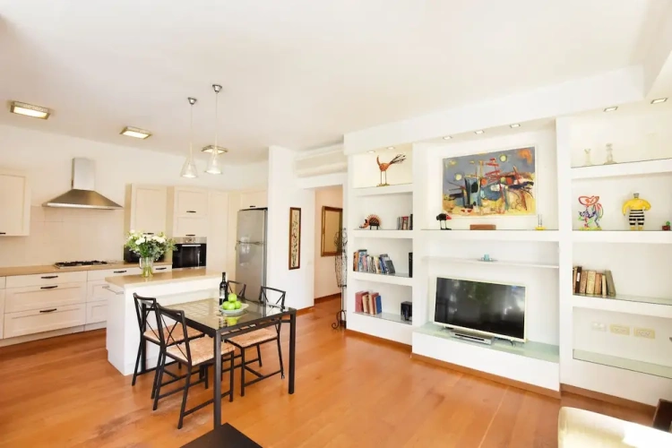Quadruple Apartment