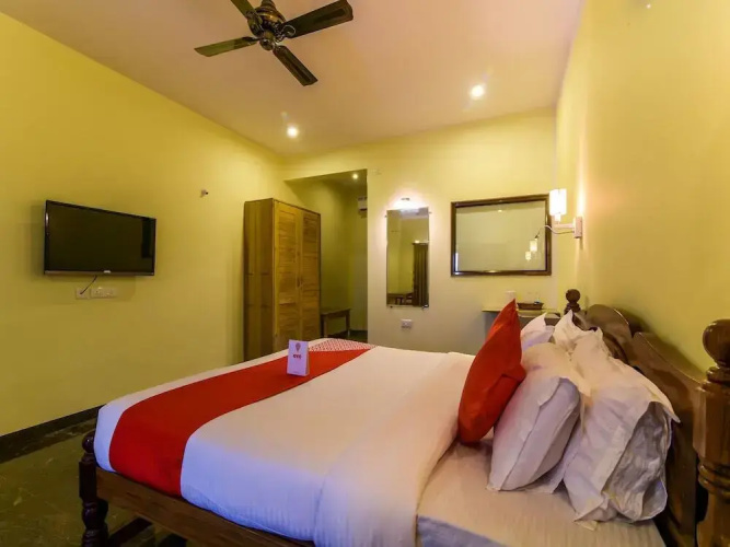 Aarya Boulevard by OYO Rooms