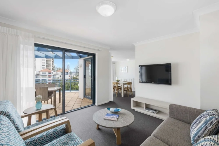 2 Bedrooms Apartment