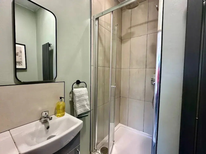 4-bed 3 Bath House in Leicester City