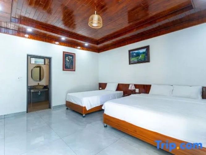 Standard Triple room with pool view