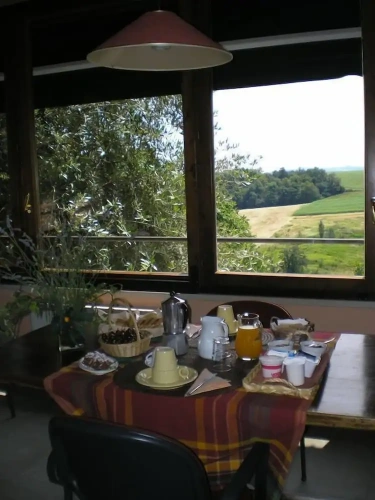 3 Bedrooms Apartment with land view