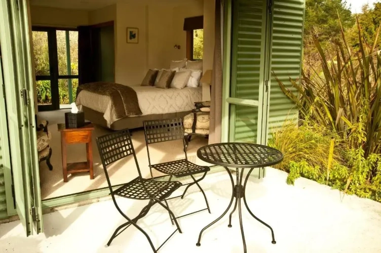 Deluxe Double Suite with view