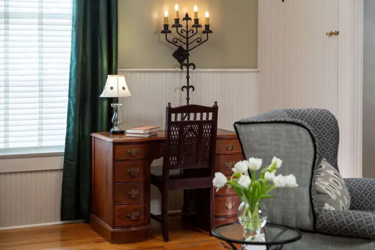 Inn at Woodhaven