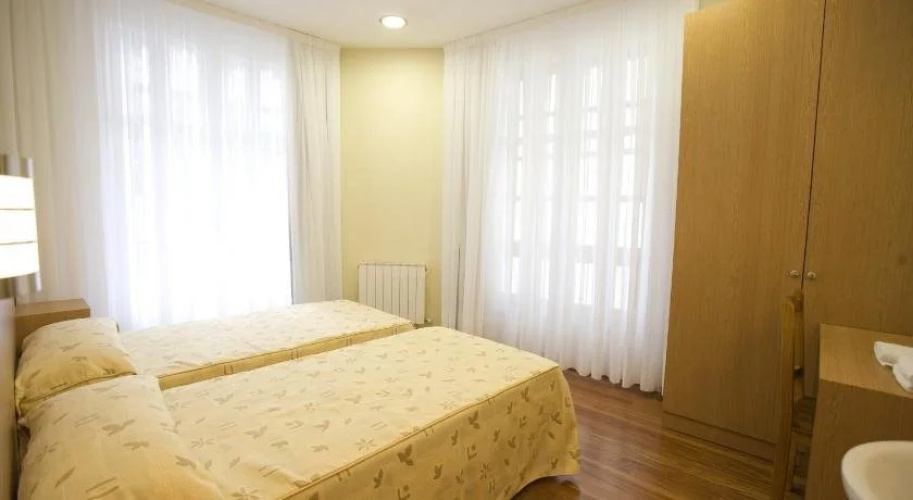 Roquefer Bilbao Central Rooms