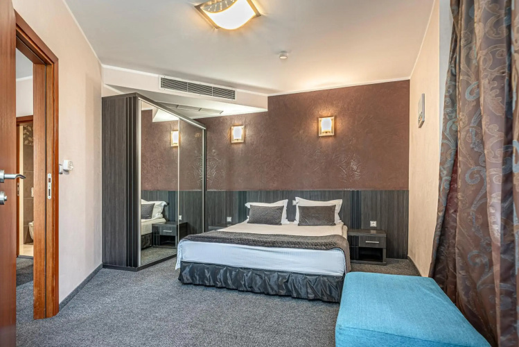 Hotel Noris
