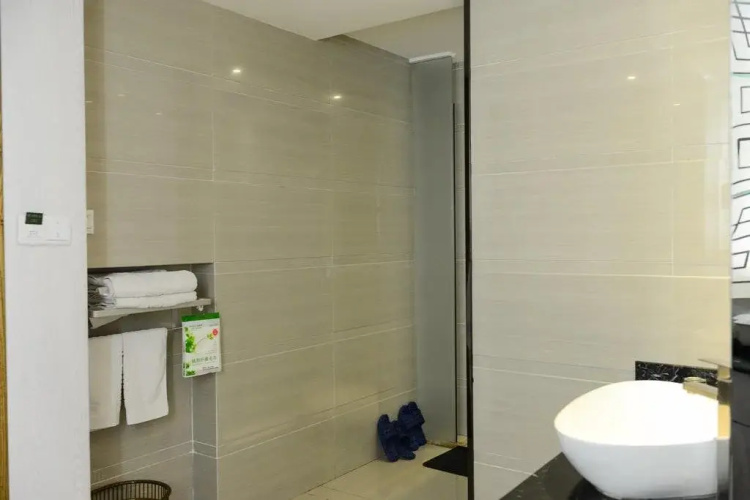 Jiujiang Jinhui Holiday Hotel