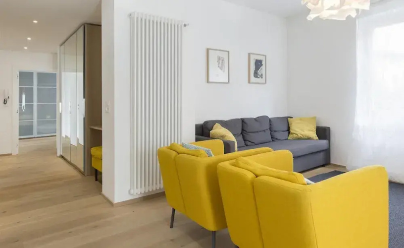 Yellow Maraini