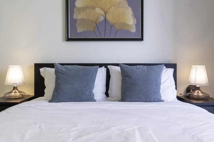 Charming & Spacious Apt in Dubai Marina - Fits 5
