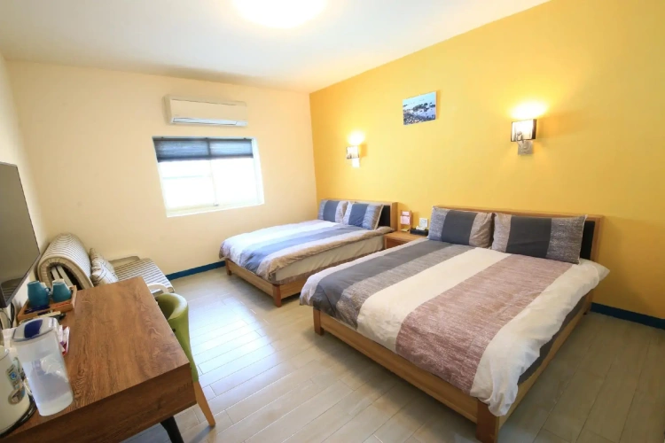 Classic Quadruple room