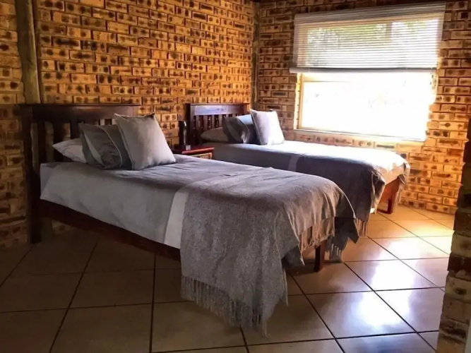 Unathi Game Lodge