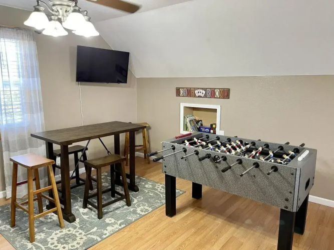 Blue Rooster Inn