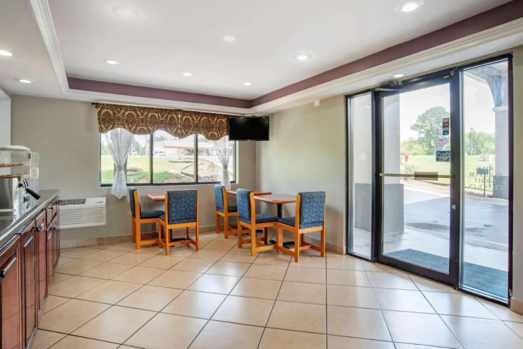 Days Inn Evergreen