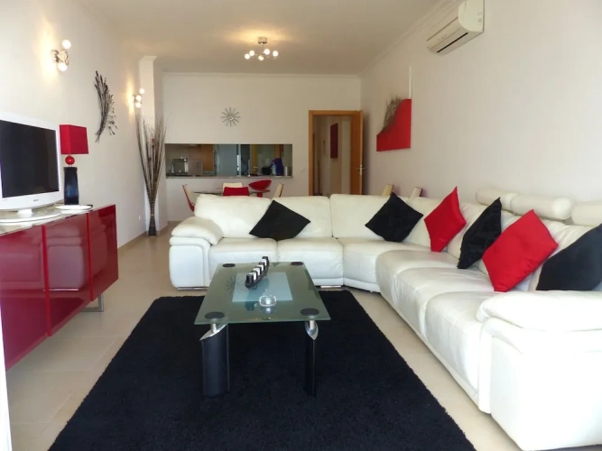 2 Bedrooms Apartment with balcony and with sea view