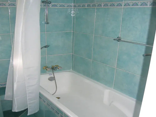 Charming holiday home, on a secured private domain with large swimming pool