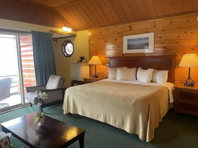 Lake Crest Inn