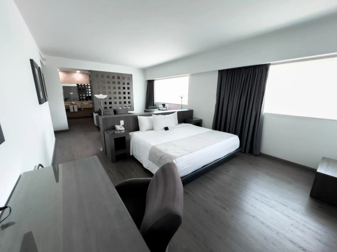 We Hotel Aeropuerto